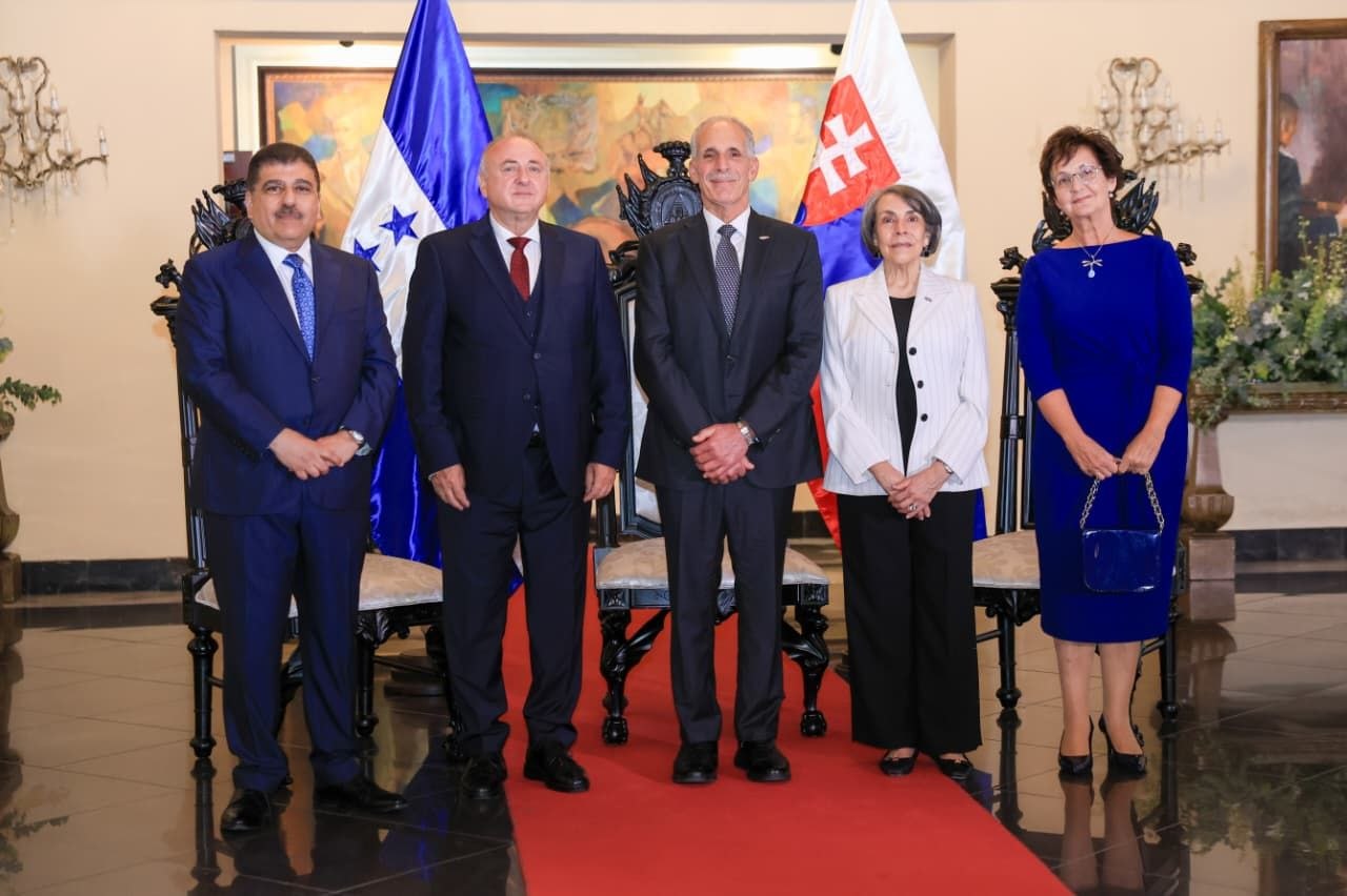 Presidente Asfura recibe cartas credenciales de seis nuevos embajadores acreditados en Honduras