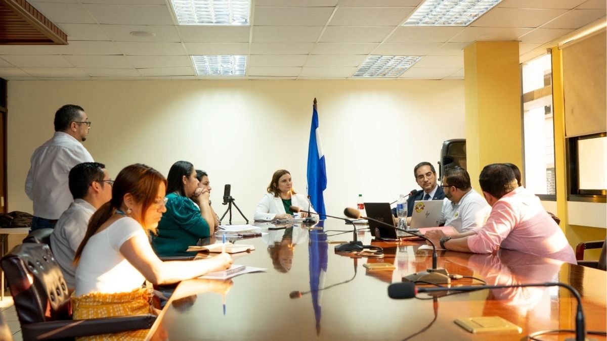 Sesal Inicia licenciamiento sanitario para hospital oncológico en La Ceiba